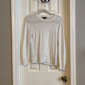 Light weight sweater